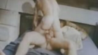 Лекарят наблюдава секса на развратната Медицинска сестра с големи цици ebane na babi и мастурбира пишка, докато бълва сперма.
