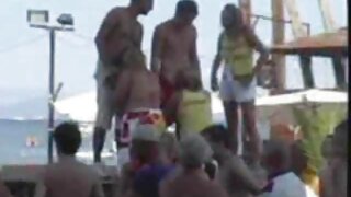 Затворено костюмирано парти с руски курви във Венеция завърши с порно с баби Оргия, красавиците бяха поканени само за секс.